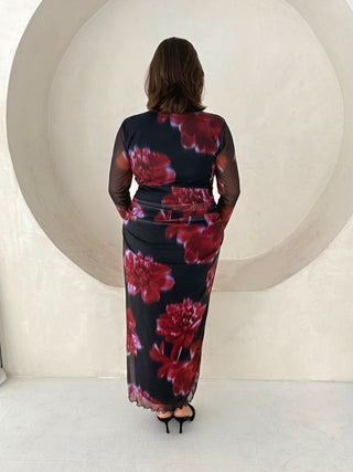 Curve V Neck ruched Midaxi Dress In Statement Floral