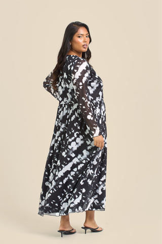 Curve Mono Print Long Sleeve Smock Style Dress