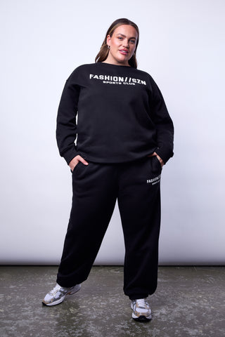 FASHION SZN SPORTS CLUB Jogger in Black