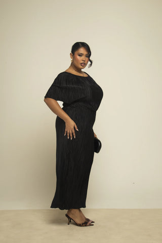 Curve plisse drop shoulder black midaxi dress