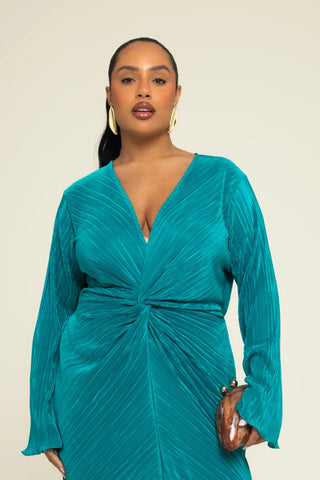 Curve Twist Front Plisse Flare Sleeve Midaxi Dress