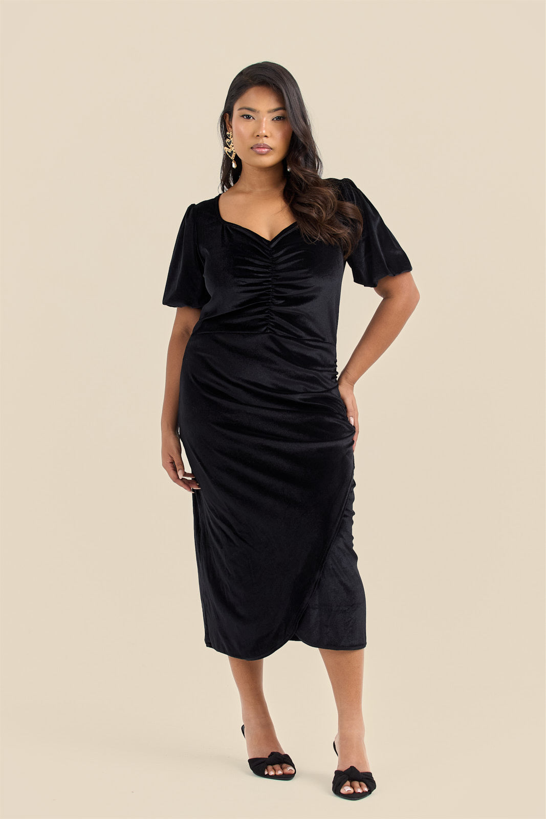 Plus Size Black Velvet Puff Sleeve Ruched Midi Dress Fashion//SZN Plus Size Black Velvet Puff Sleeve Ruched Midi Dress Fashion//SZN