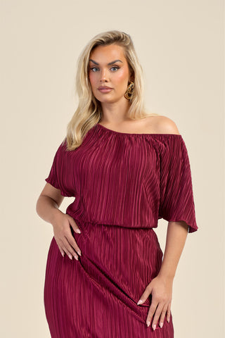 Curve drop shoulder burgundy plisse midaxi dress