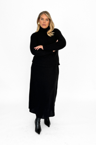 Curve soft knitted maxi skirt in Black