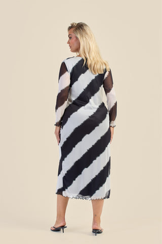 Curve Monochrome Ruched Detail Mesh Midaxi Dress