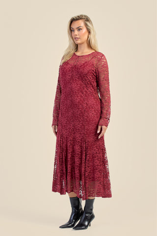 Curve Long Sleeve Lace Godet Hem Midaxi Dress
