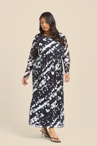 Curve Mono Print Long Sleeve Smock Style Dress