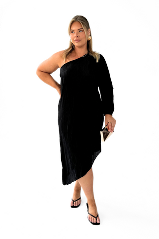 Curve one shoulder Plisse midi dress in black