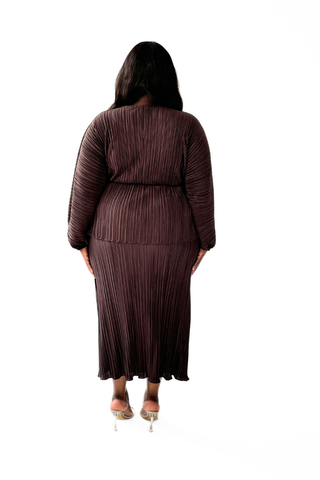 Curve plisse midi skirt in chocolate