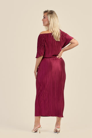 Curve drop shoulder burgundy plisse midaxi dress
