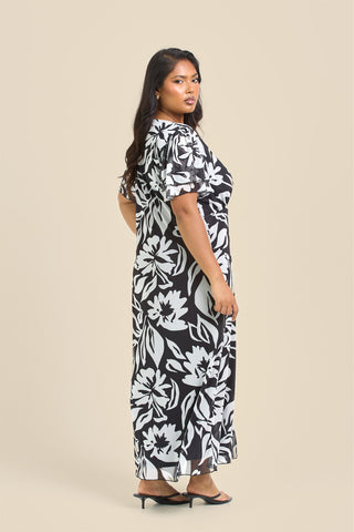 Curve Floral Mono Print Flutter Sleeve Midi Dress