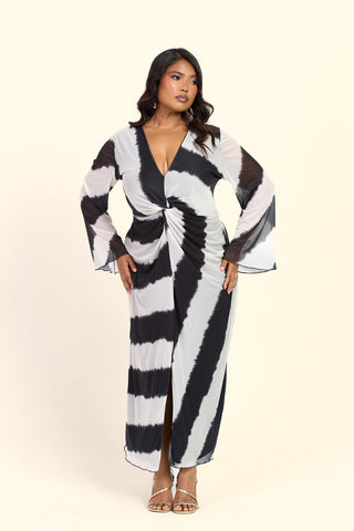Curve Monochrome Twist Front Plunge Flare Sleeved Midi Dress