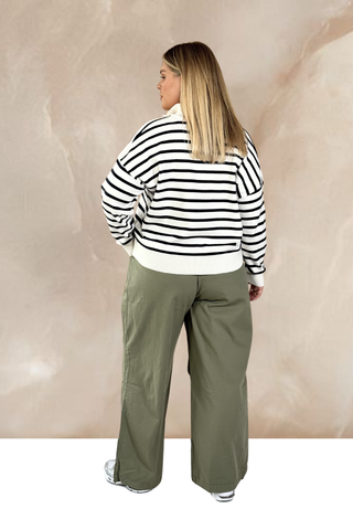 Curve woven loose fit cargos in khaki