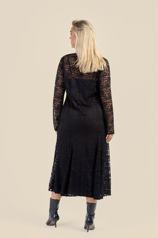 Curve Long Sleeve Lace Godet Hem Midaxi Dress