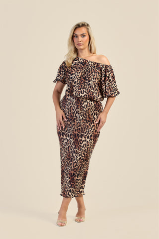 Curve Plisse drop shoulder midaxi dress in leopard dress
