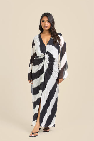 Curve Monochrome Twist Front Plunge Flare Sleeved Midi Dress