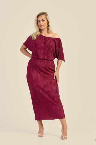 Curve drop shoulder burgundy plisse midaxi dress