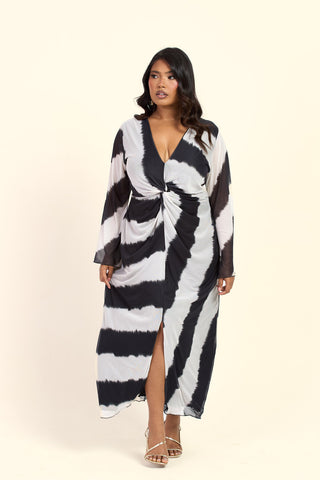 Curve Monochrome Twist Front Plunge Flare Sleeved Midi Dress