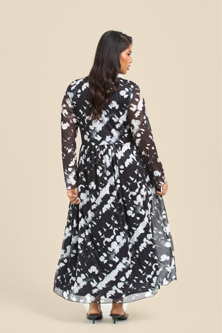 Curve Mono Print Long Sleeve Smock Style Dress
