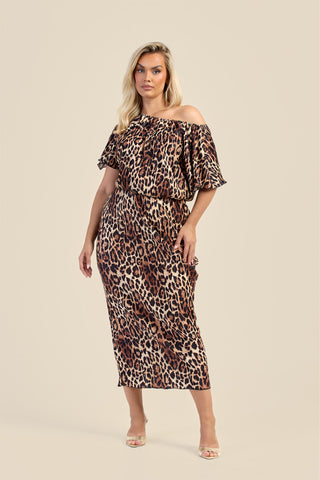 Curve Plisse drop shoulder midaxi dress in leopard dress