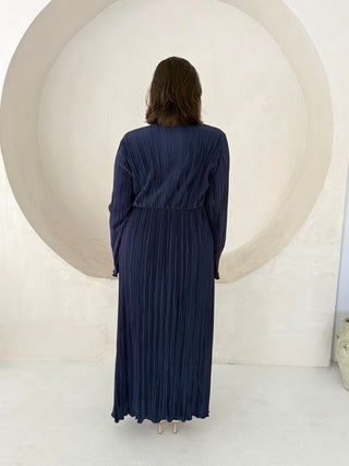 Curve Plisse Twist Front Midaxi Dress