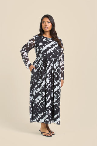 Curve Mono Print Long Sleeve Smock Style Dress