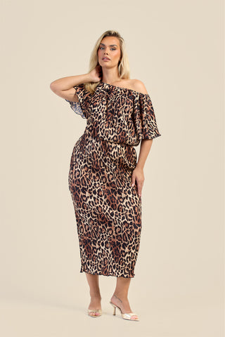 Curve Plisse drop shoulder midaxi dress in leopard dress