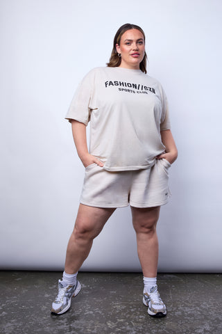 FASHION SZN SPORTS CLUB Tee in Stone