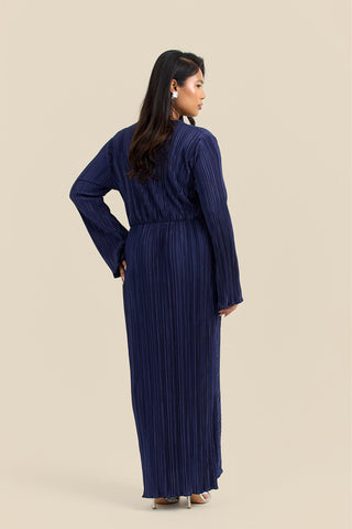 Curve Plisse Twist Front Midaxi Dress