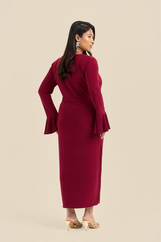Plus Size Ruched Front Flare Sleeve Midi Dress