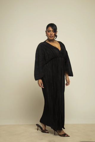 Curve Batwing Plisse Black Maxi Dress