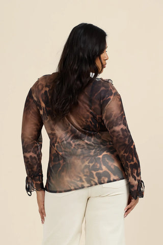 Curve Mesh all over ruffle blouse in leopard