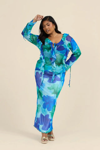 Curve Mesh Ruffle Blouse in Blue Floral Print