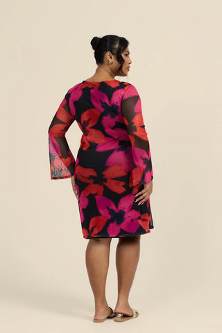 Curve Mesh flare sleeve mini dress in bold floral print