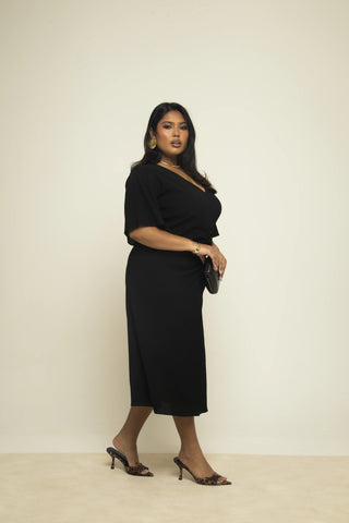 Curve Black Textured Flutter Sleeve Ruched Front Midi Dress