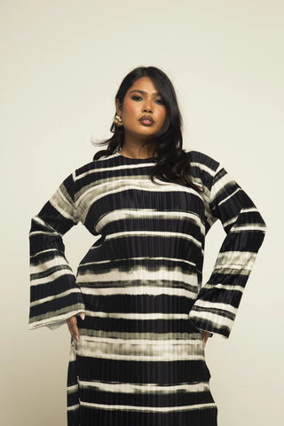 Curve Khaki Striped Flare Sleeve Plisse Midaxi Dress