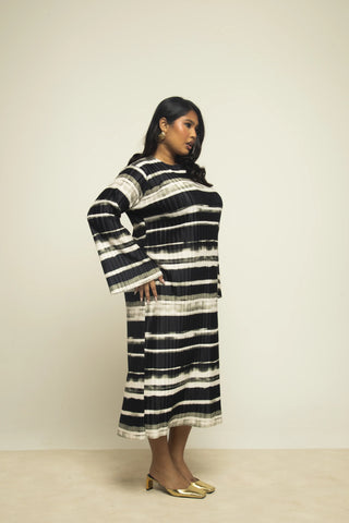 Curve Khaki Striped Flare Sleeve Plisse Midaxi Dress