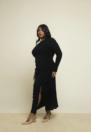 Curve Black Textured Crinkle Ruched Midaxi Dress
