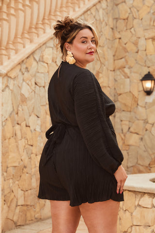 FASHION SZN X ASHLEIGH Balloon sleeve plisse playsuit in black