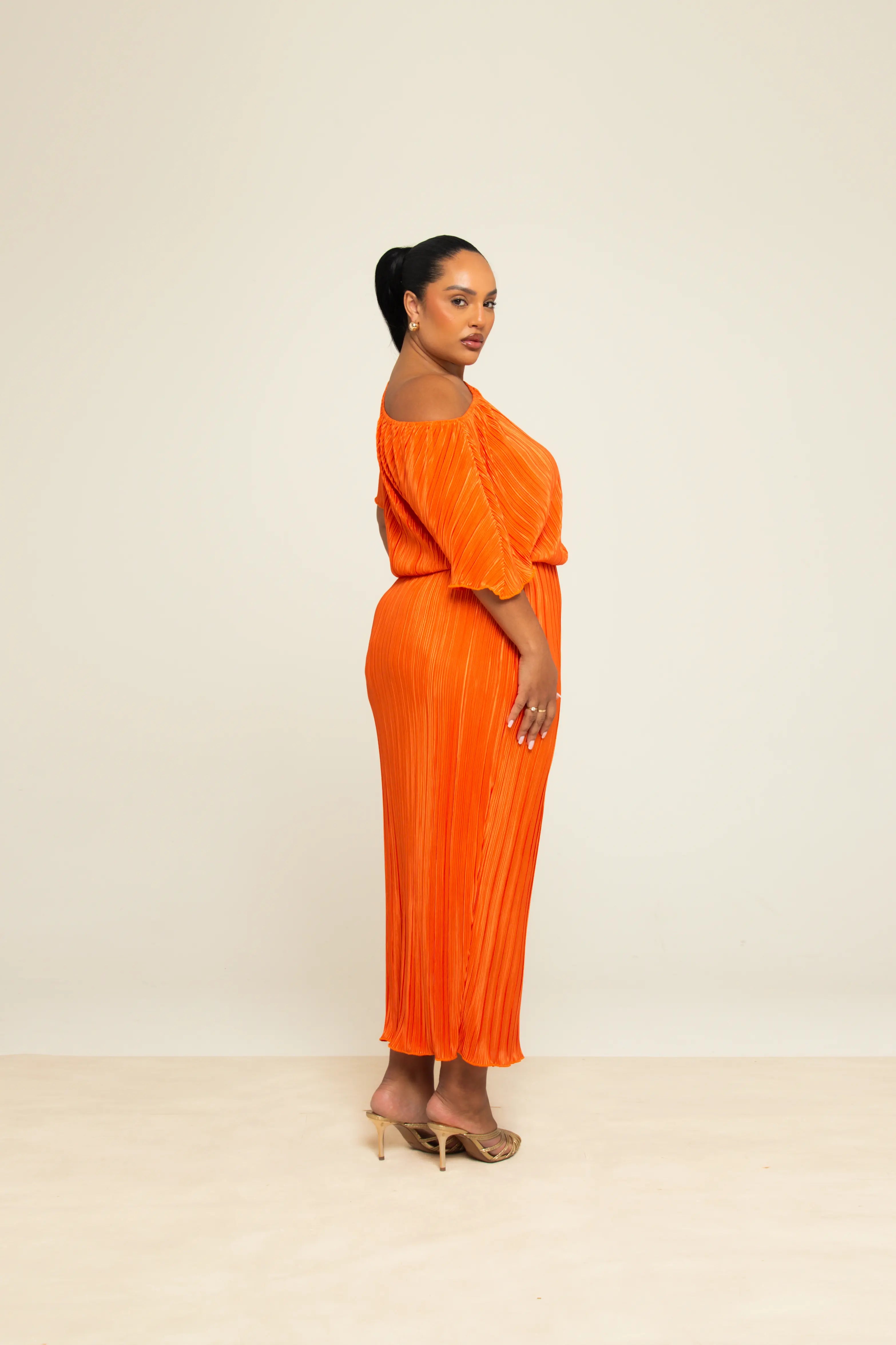 Plus Size Orange Pliss Midi Dress with Drop Shoulder Fashion//SZN Plus Size Orange Pliss Midi Dress with Drop Shoulder Fashion//SZN