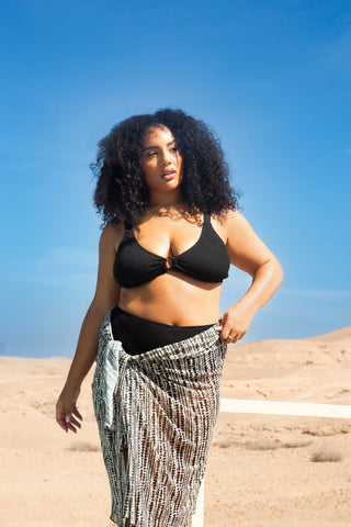Curve Mono Spot Print Beach Sarong
