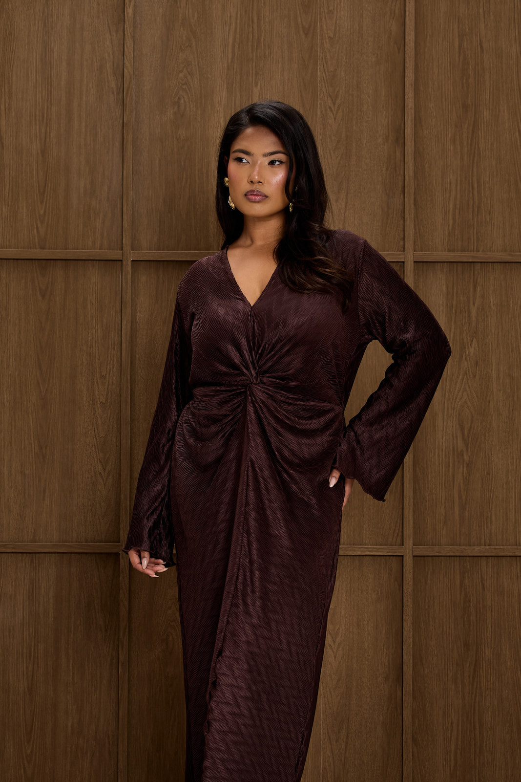 Plus Size Brown Plisse Twist Front Flare Sleeve Midaxi Dress – Fashion//SZN